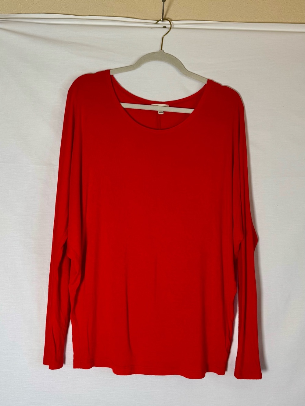 Zenana Outfitters Red Long Sleeve Scoop Neck Top